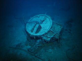S1 stbd forward 4-inch HA Gun and mount inverted on seabed